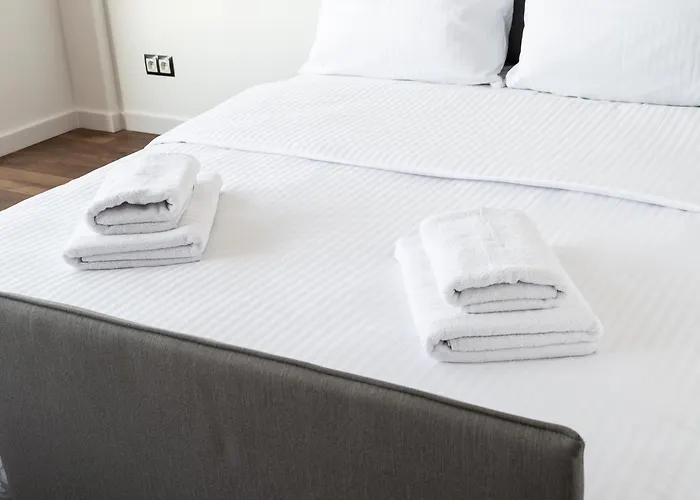 Metro Raclawicka Chic By Bookinghost Warszawa